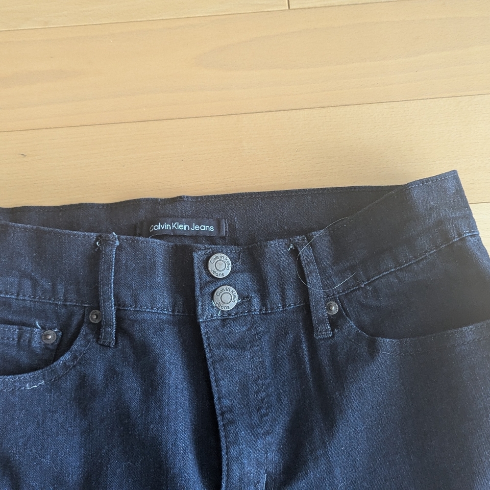Women's new dark wash Calvin Klein Jeans 12 / 31